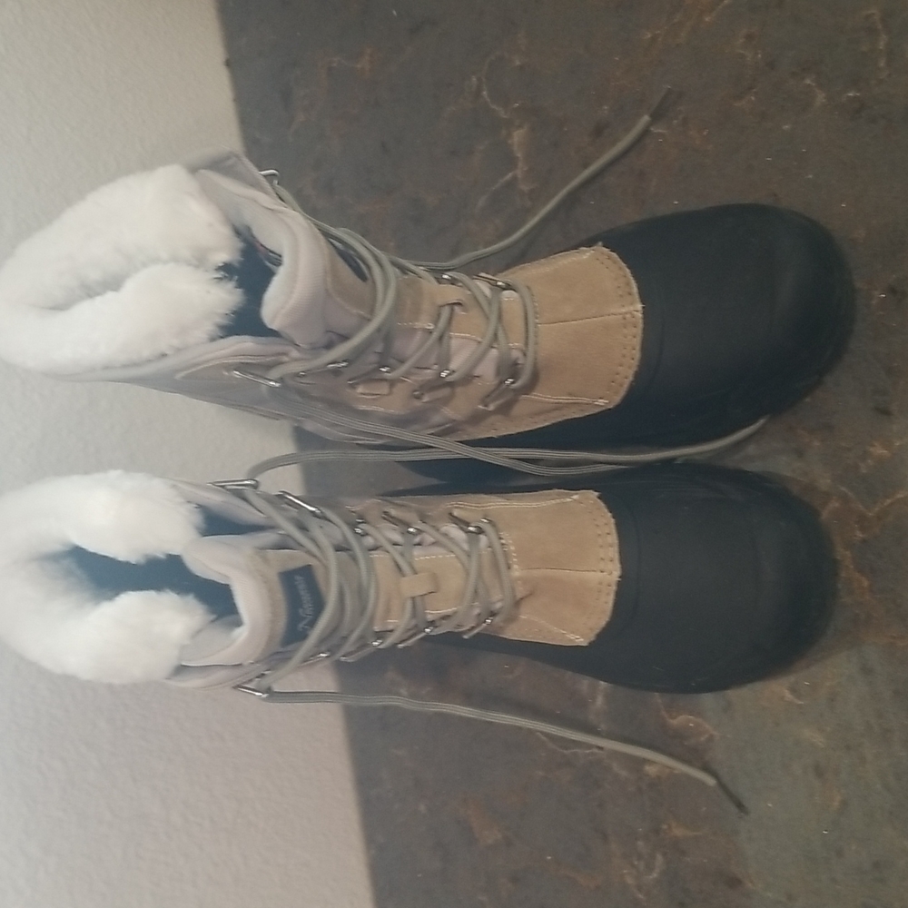 Natural Reflections 3M thinsulate snow boots